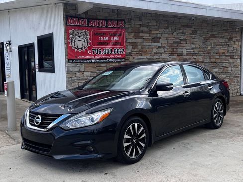 Used 2016 Nissan Altima 2.5 SL w/ 2.5 Technology Package image 2