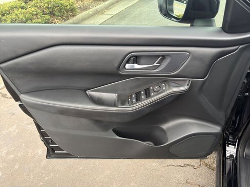 Certified 2024 Nissan Rogue SV image 16