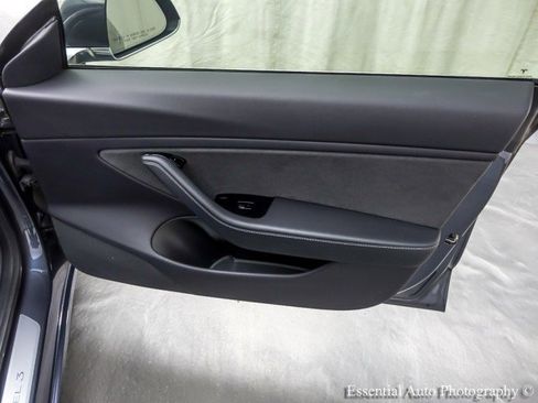 Used 2019 Tesla Model 3 Standard Range Plus image 39