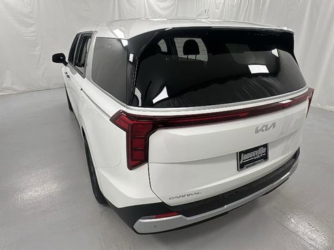 New 2026 Kia Carnival LXS image 5