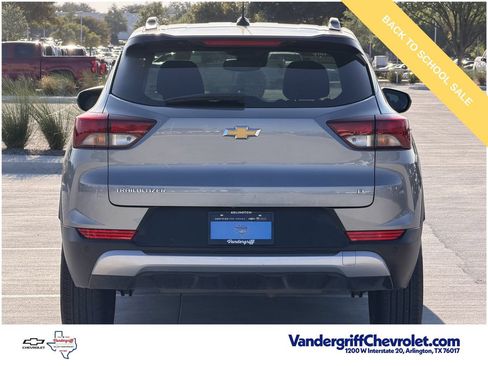 Used 2024 Chevrolet TrailBlazer LT w/ Convenience Package FWD image 5