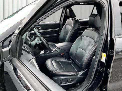Used 2018 Ford Explorer Sport image 21