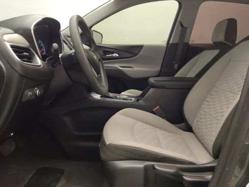Used 2019 Chevrolet Equinox LS FWD image 17