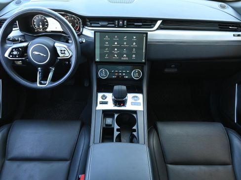 Used 2025 Jaguar F-PACE R-Dynamic S image 14