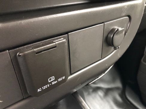 Used 2016 GMC Savana 3500 image 28