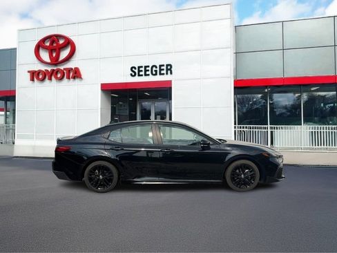 Used 2026 Toyota Camry SE FWD image 2