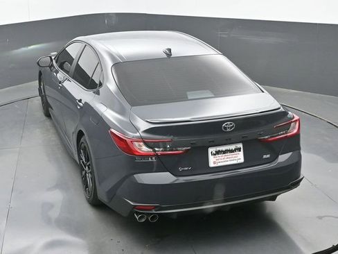 Used 2025 Toyota Camry SE image 15