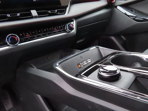 New 2026 Chevrolet Equinox RS w/ Convenience Package III AWD/4WD image 6