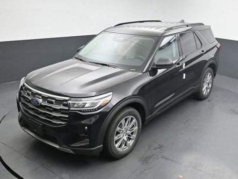 New 2026 Ford Explorer Active w/ Active Comfort Package image 17