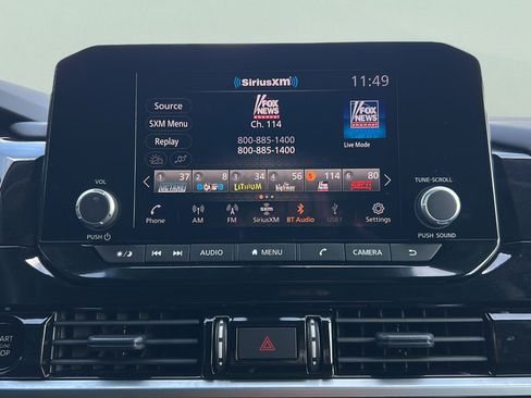 Used 2025 Nissan Pathfinder SV w/ SV Premium Package FWD image 21