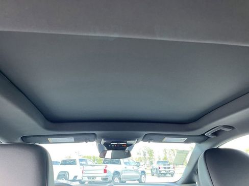 New 2025 Chevrolet Equinox EV RS image 13