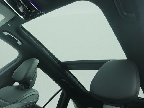 New 2026 Mercedes-Benz GLC 300 image 9