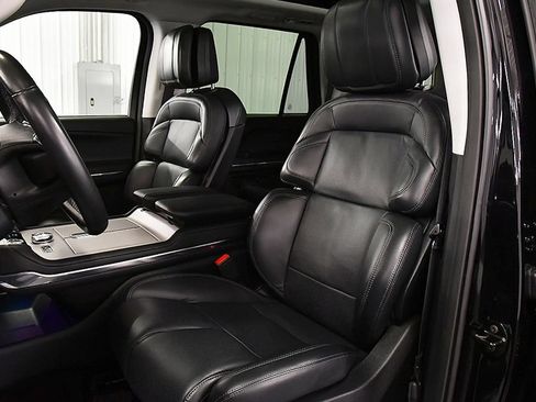Used 2025 Lincoln Navigator Reserve AWD/4WD image 29
