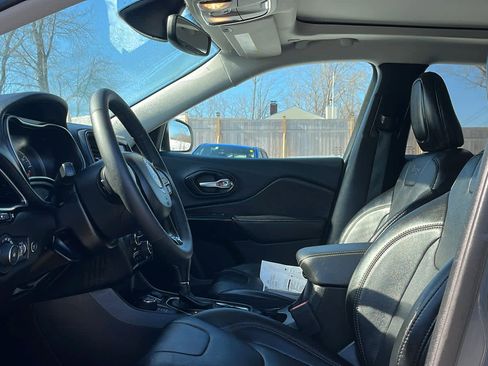 Certified 2023 Jeep Cherokee Altitude Lux w/ Lux Elite Package image 11