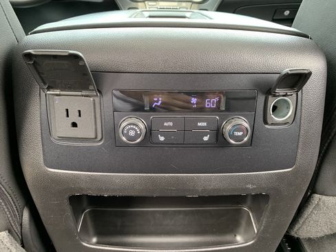 Used 2019 Chevrolet Tahoe LT w/ Luxury Package AWD/4WD image 35