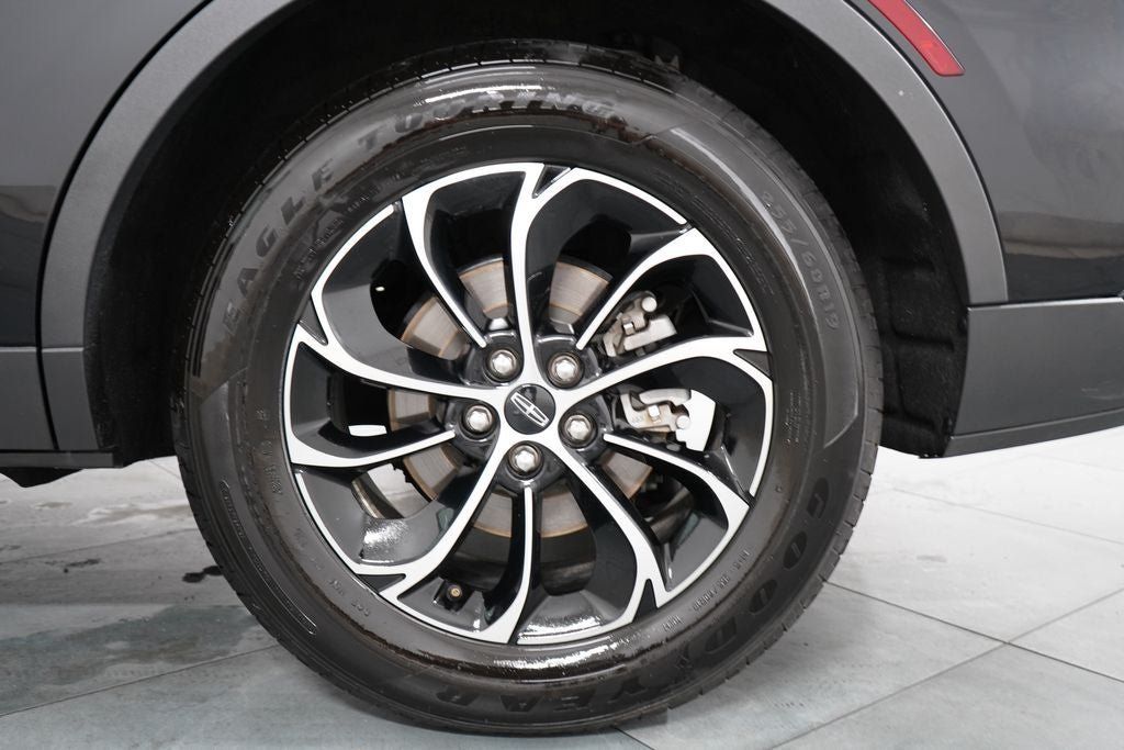 Used 2025 Lincoln Nautilus Premier AWD/4WD image 34
