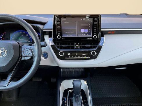 Used 2022 Toyota Corolla LE image 12