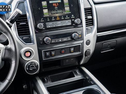 Used 2021 Nissan Titan SV w/ SV Convenience Package image 21