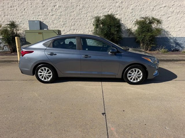 Used 2019 Hyundai Accent SEL FWD image 2