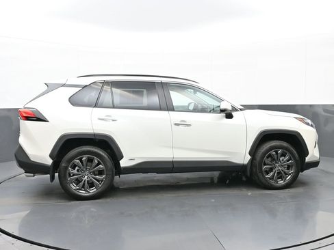 Used 2022 Toyota RAV4 Limited image 2