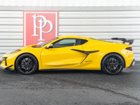 Used 2025 Chevrolet Corvette Z06 w/ Stealth Interior Trim Package image 44
