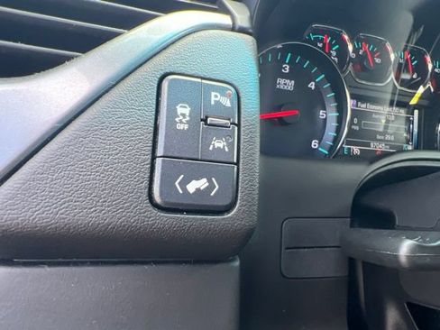 Used 2019 Chevrolet Suburban LT AWD/4WD image 11