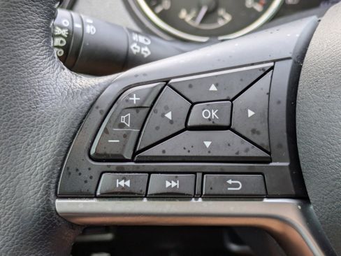 Used 2021 Nissan Rogue Sport SV image 30