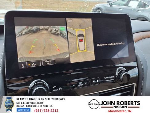 Used 2024 Nissan Armada SL w/ Captain's Chairs Package image 7