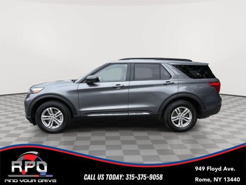 Used 2022 Ford Explorer XLT w/ Equipment Group 202A AWD/4WD image 2