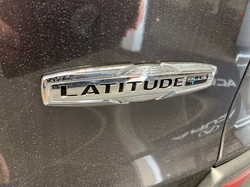 Used 2020 Jeep Cherokee Latitude Plus FWD image 23