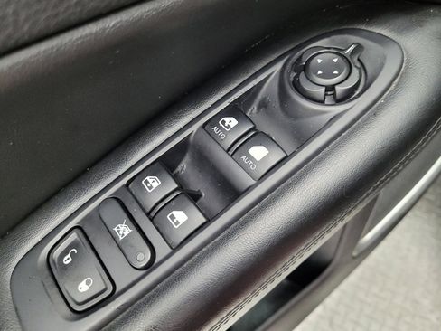 Used 2019 Jeep Compass Latitude FWD image 27