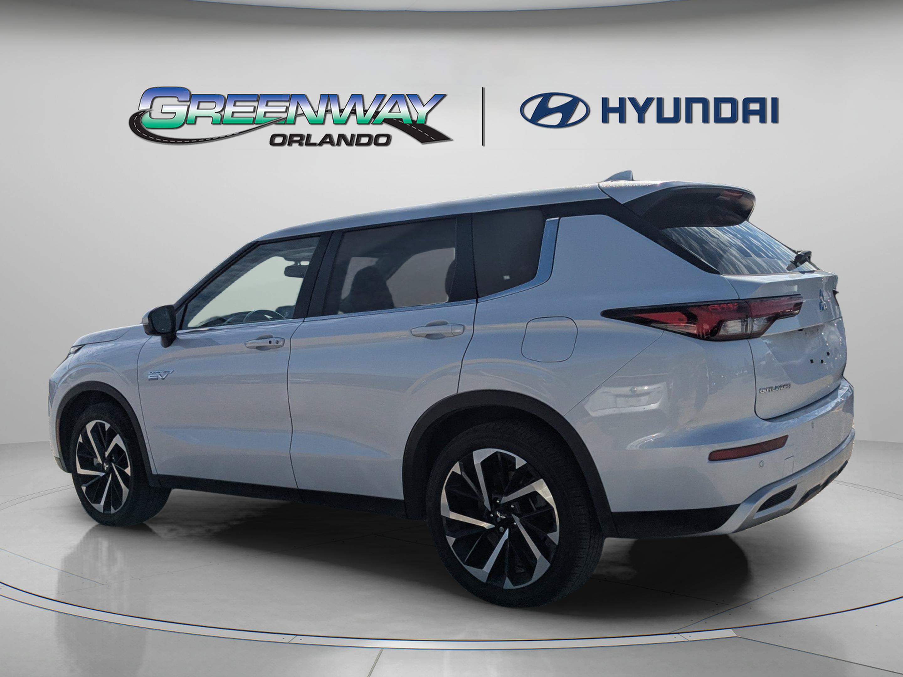 Used 2025 Mitsubishi Outlander SE AWD/4WD image 6