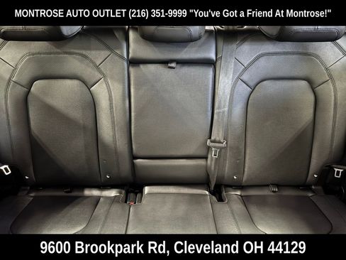 Used 2023 Land Rover Defender 110 SE image 30