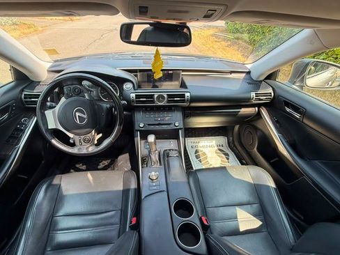 Used 2016 Lexus IS 300 AWD image 12