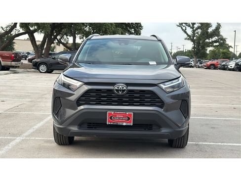 Used 2025 Toyota RAV4 XLE AWD/4WD image 5