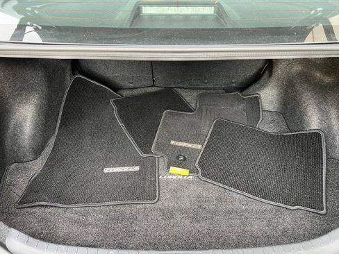 Used 2019 Toyota Corolla LE w/ Carpet Mat Package (TMS) FWD image 19