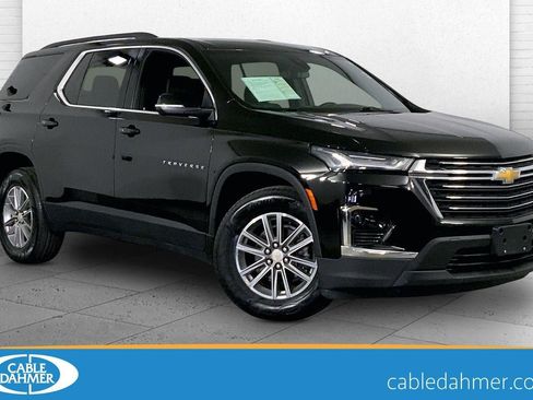 Used 2023 Chevrolet Traverse LT image 1