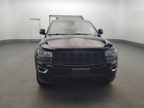 Used 2019 Jeep Grand Cherokee Laredo image 14