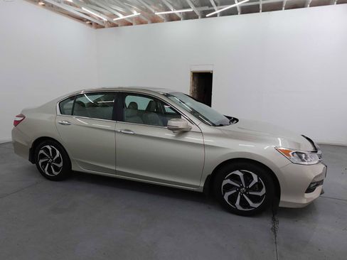 Used 2016 Honda Accord EX-L image 4