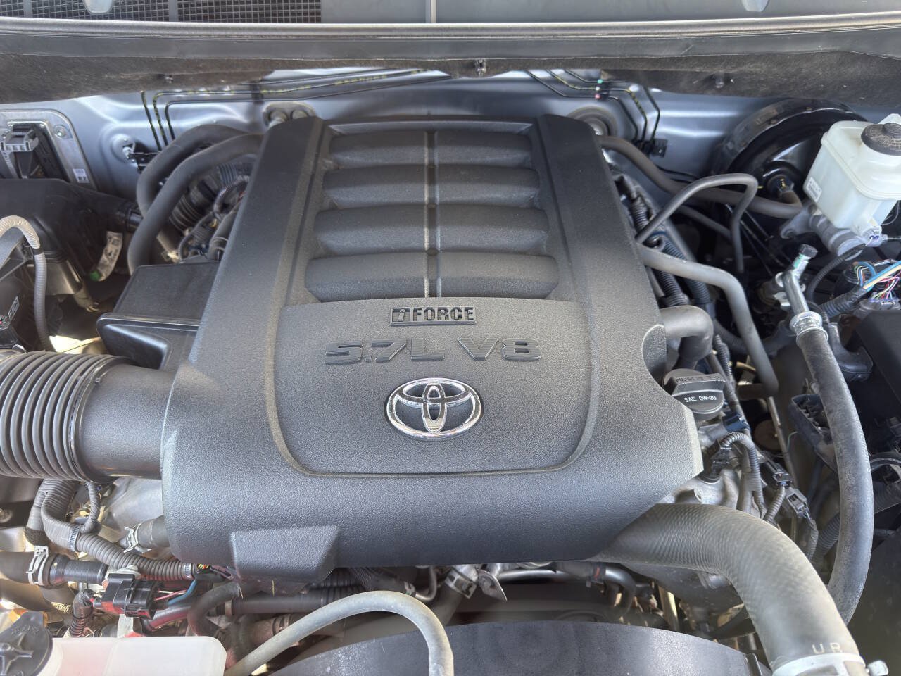 Used 2018 Toyota Tundra SR5 w/ TRD Off Road Package AWD/4WD image 29