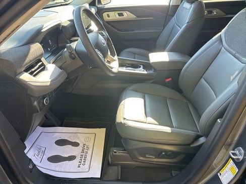 New 2026 Ford Explorer Active w/ Active Comfort Package image 6