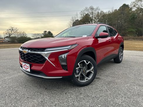New 2026 Chevrolet Trax LT image 2