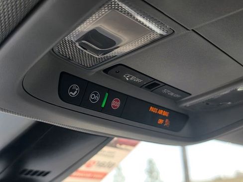 Used 2025 Chevrolet Blazer LT FWD image 30