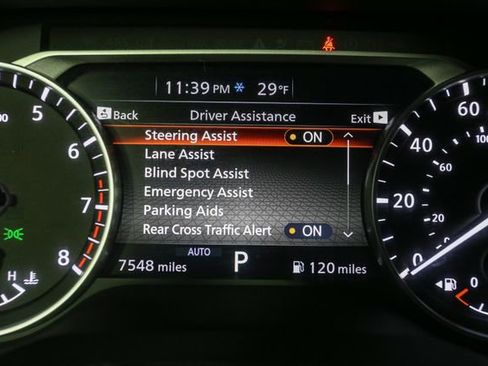 Used 2024 Nissan Pathfinder SV image 30