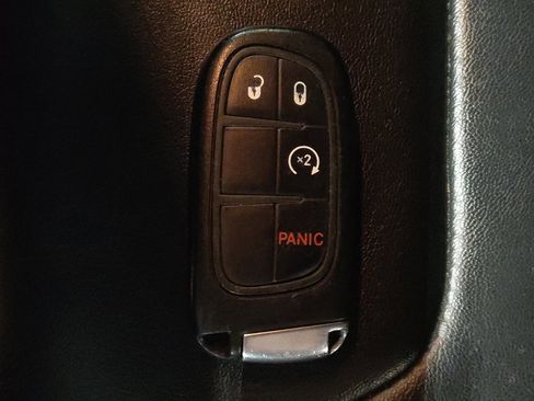 Used 2019 Jeep Cherokee Latitude Plus w/ Cold Weather Group image 32