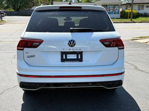 Used 2022 Volkswagen Tiguan SE R-Line image 4