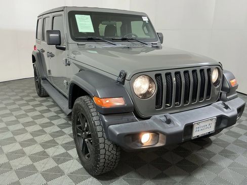 Used 2019 Jeep Wrangler Unlimited Sport image 4