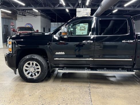 Used 2019 Chevrolet Silverado 3500 High Country w/ Duramax Plus Package AWD/4WD image 5