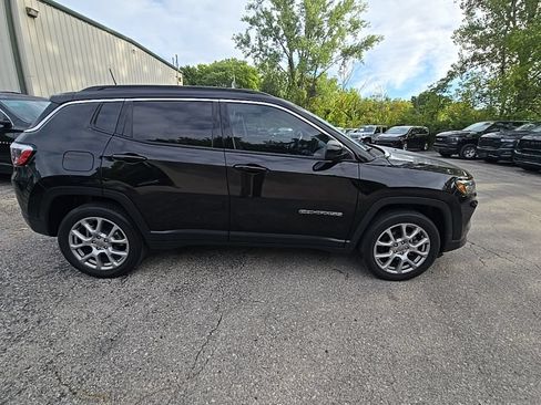 Used 2022 Jeep Compass Latitude AWD/4WD image 9