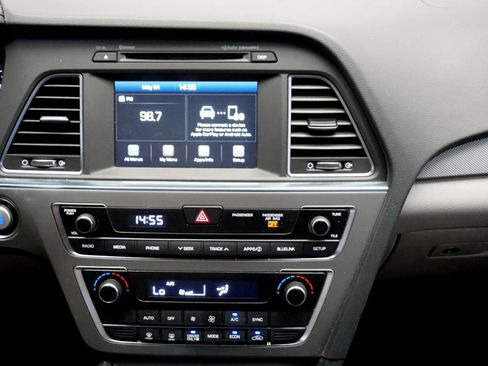 Used 2017 Hyundai Sonata SE FWD image 21